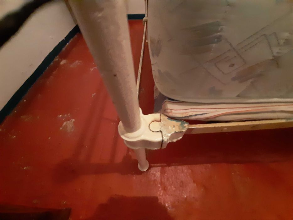 Cama de ferro antiga64297802829698124