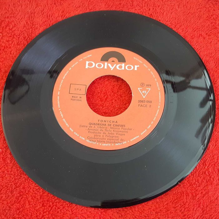 Disco Vinil Single Tonicha - O Chico Pinguinhas / Quadrilha de Cinfães