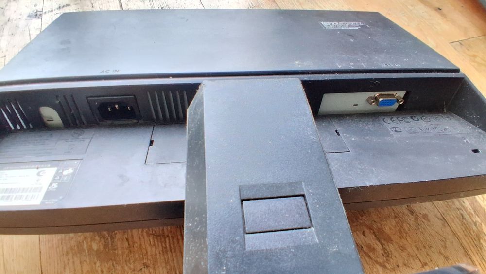 Monitor avariado434319424981585922