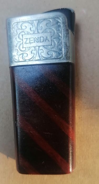 Газовая зажигалка