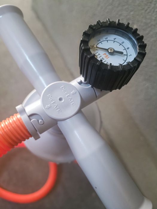 Bomba de encher com manómetro