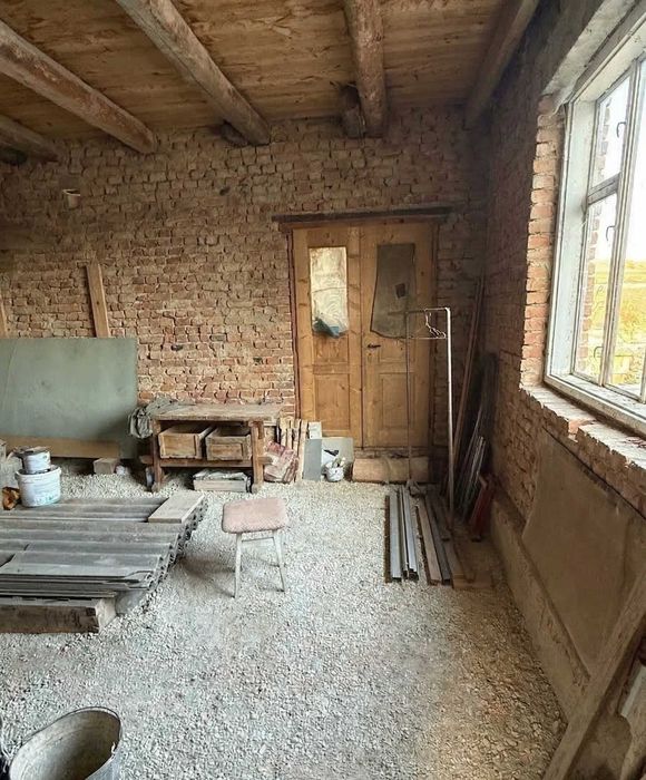 Продаж будинку 35км від Тернополя з гаражем, садом і ділянкою на 25стк