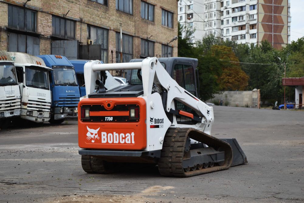 Минипогрузчик BOBCAT T750, 2015 г.в., состояние идеальное!