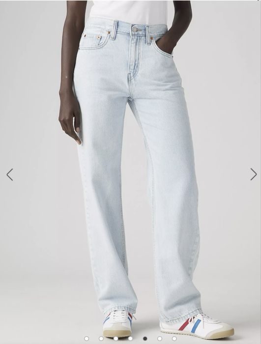 У наявності джинси Levis , розмір 28
