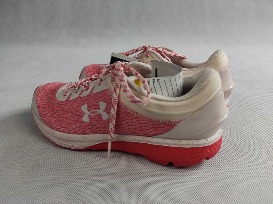 Buty sportowe damskie Under Armour UA W Aura Trainer r. 38