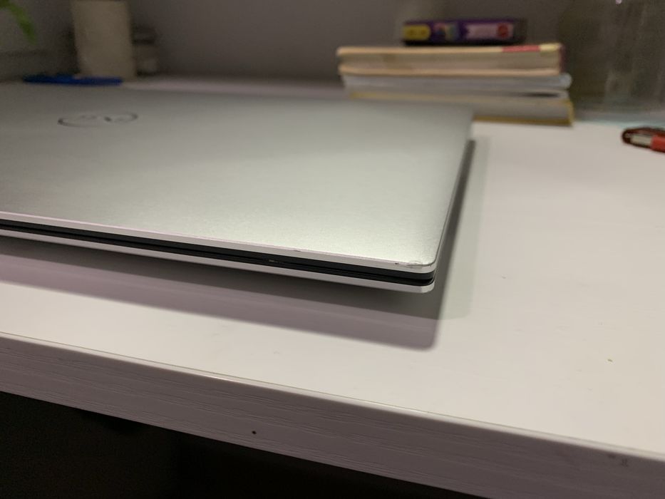 Dell xps 9710 4K 1.2Tb ssd 64gb  i-7 ігровий ноут 17дюймів екран