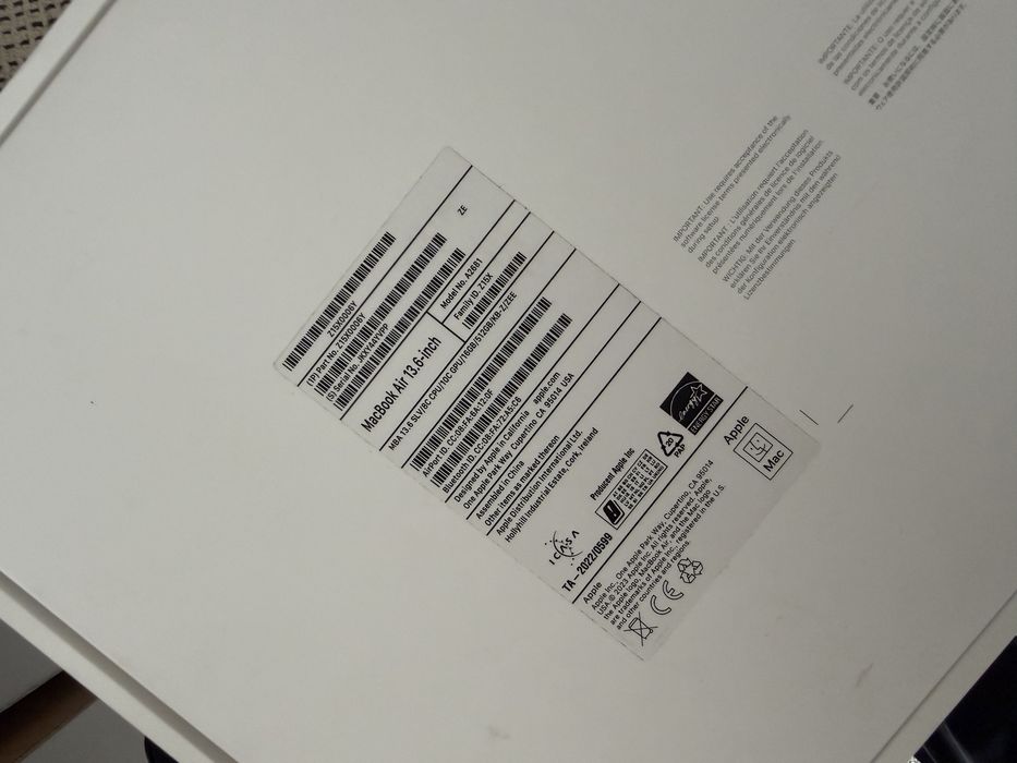 Macbook Air 13,6” 512 GB 16 RAM silver