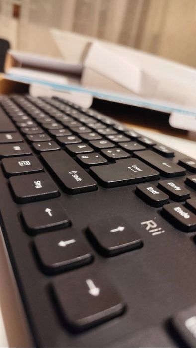 Teclado e rato sem fio - RII k200 - Layout Alemão - Novos