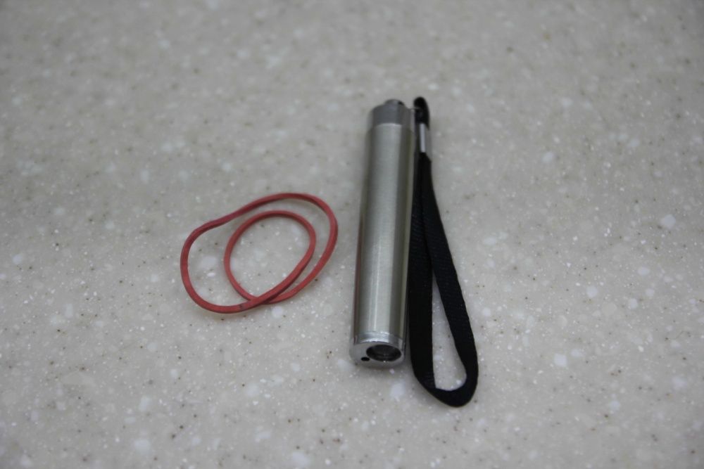 НОВАЯ Лазерная указка + LED фонарик с батарейками