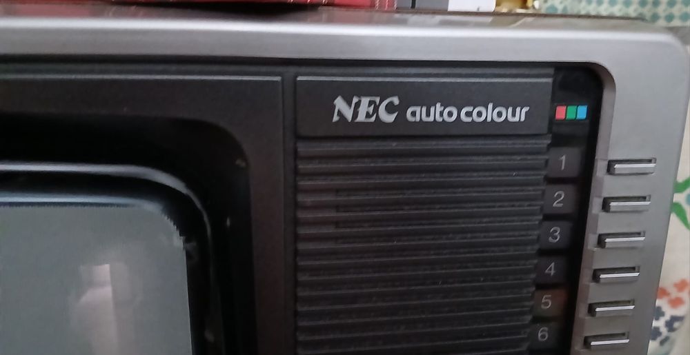 Televisão a cores