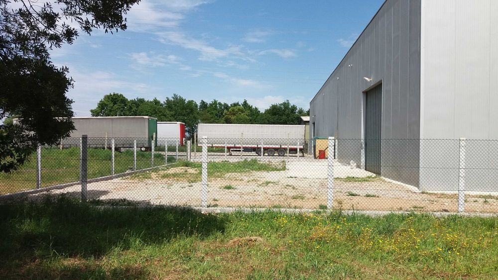 Pavilhão / Armazém - Arrendamento