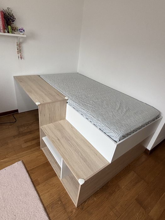 Cama de solteiro alta reversivel com secretaria