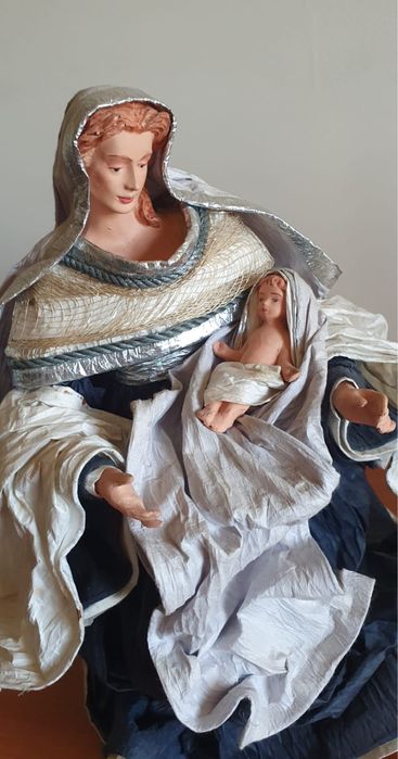 Figuras de José, Maria e menino Jesus