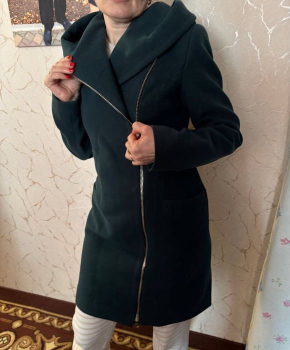 Жіноче палто, розмір  40-42 (S-M)