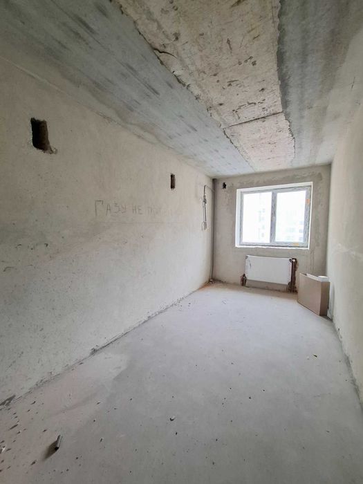 Продаю панорамну 4кімнатну квартиру на березі річки.Газифікована.110м2