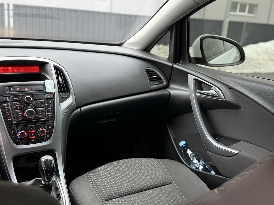 Opel Astra 2013 рік 1.7 Дизель Механіка 6 ступка