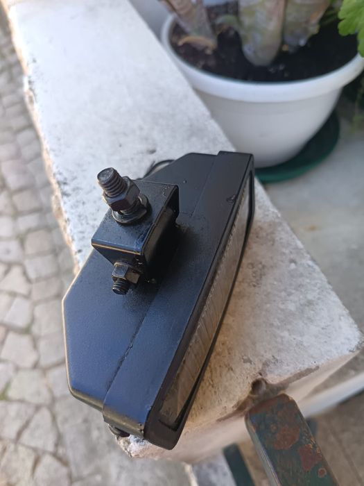 farol de nevoeiro dianteiro para Citroën AX, modelo da década de 1980/1990.