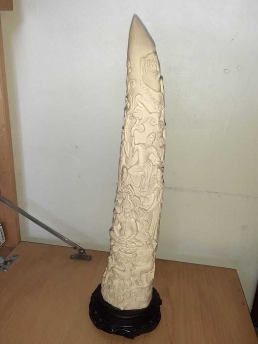 Corno decoração trabalhado, imitação marfim