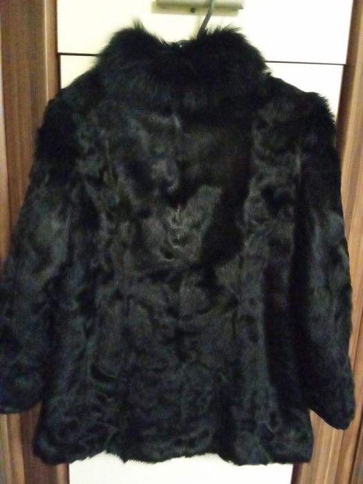 Полушубок натуральный /мех козы + отделка с кожи/