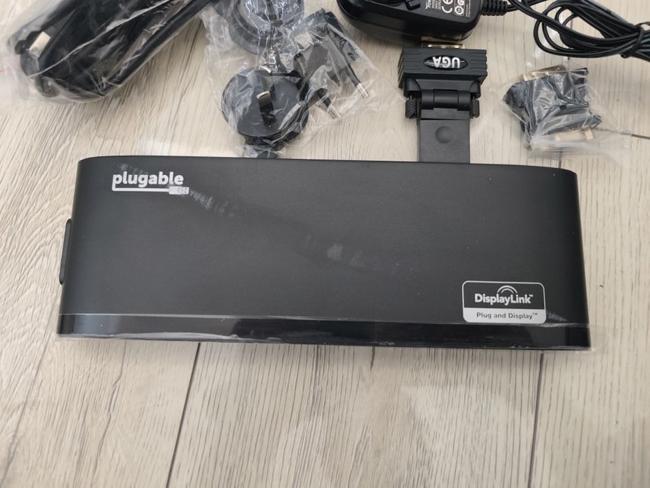 uniwersalna pozioma stacja dokująca Plugable UD-3900H