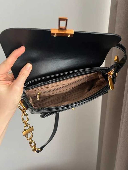 Czarna elegancka torebka/Mała czarna torebka