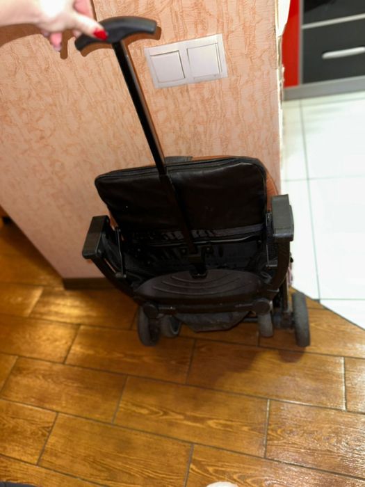 Коляска для дівчинки