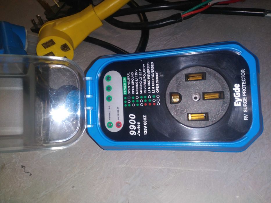 Вилки с кабелем NEMA для  американских генераторов и зарядных станций