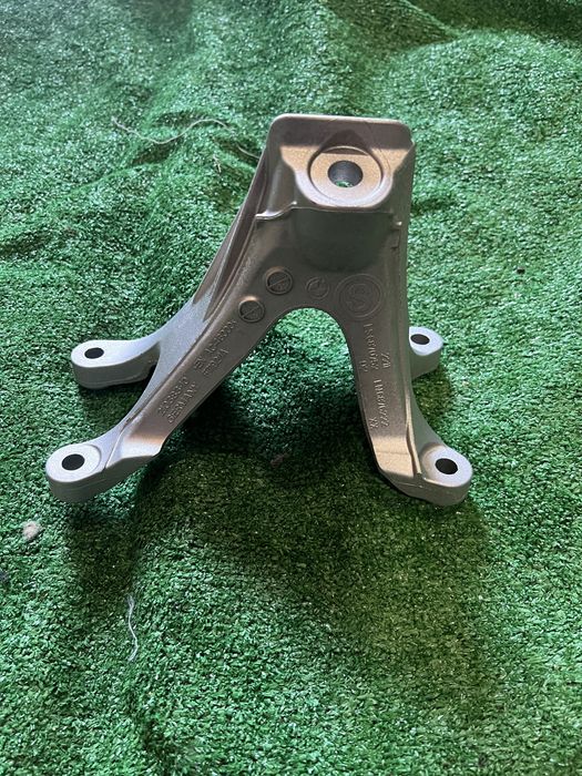Лапа двигуна бмв кронштейн мотора g30 g11 g32 g01 g02 g05 g06 g07 bmw