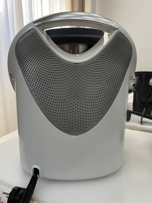 Bimby TM5 c/Cook-Key + 2 copos + 2 livros + avental Bimby