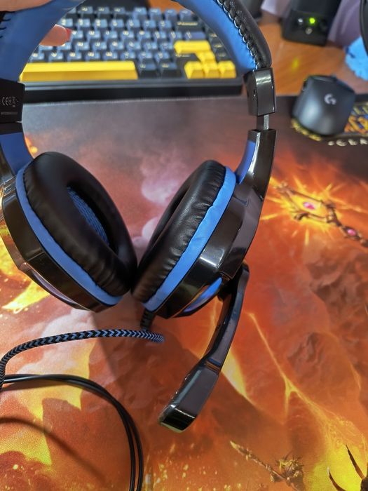 Продам дротові навушники з мікрофоном ДЕШЕВО