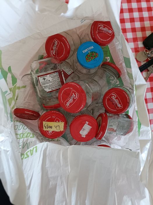 Słoiczki z przecierów