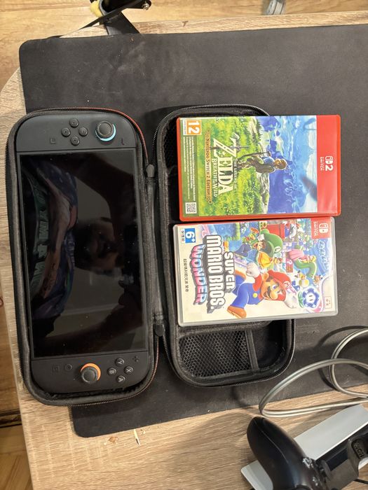 Nintendo Switch 2 з двома іграми + чохол