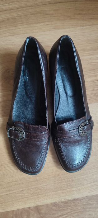 Brązowe czółenka mokasyny loafersy na niskim obcasie rozmiar 38