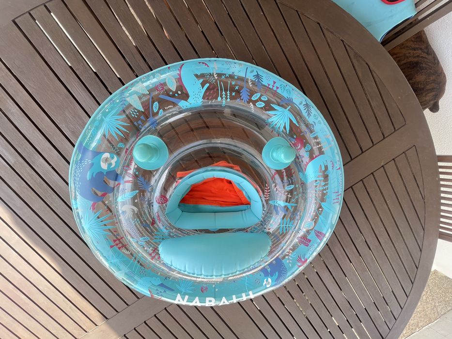 Boia e colete para piscina