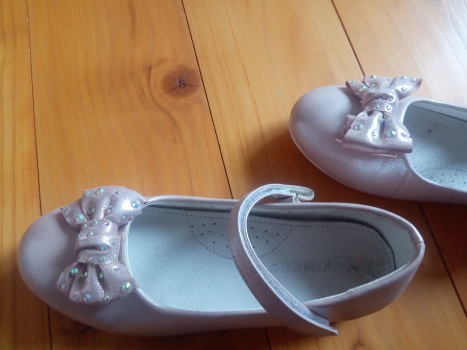 Продам туфлі для дівчинки