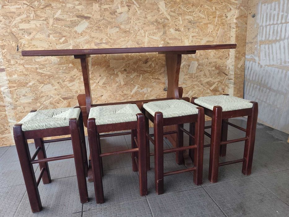 Mesa Fixa + 4 Bancos