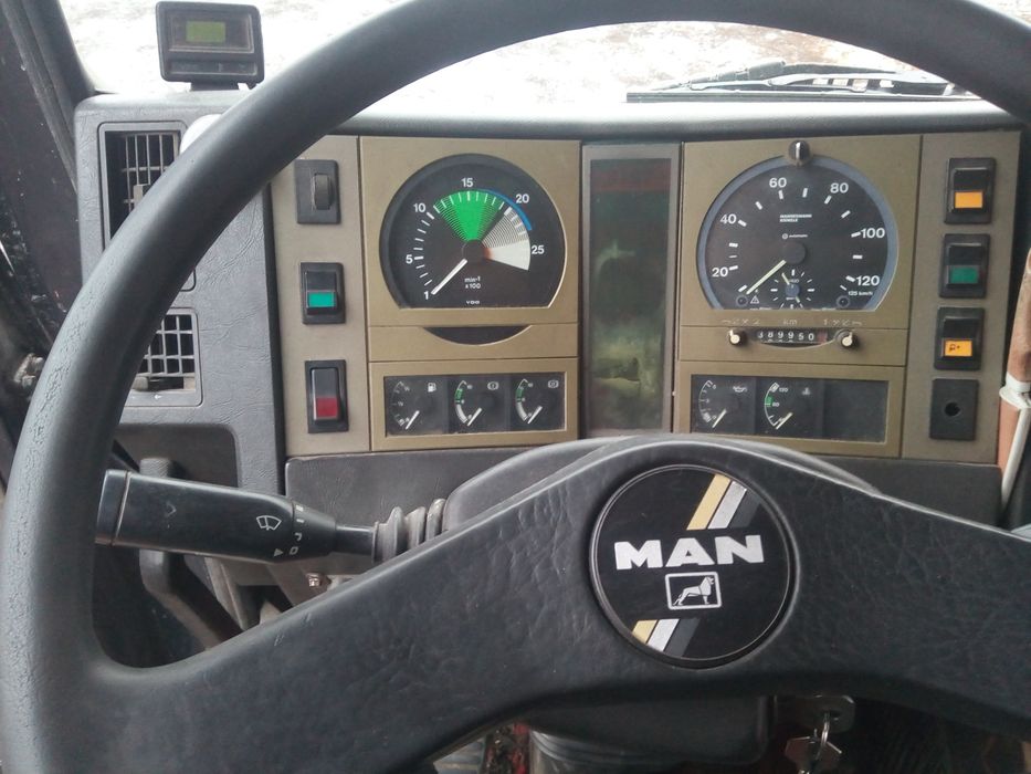 Ман самосвал з прицепом самосвалом