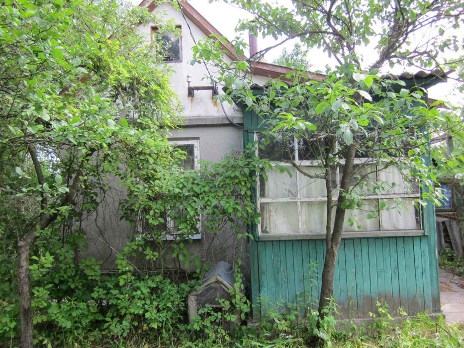 Продаж будинку з землею