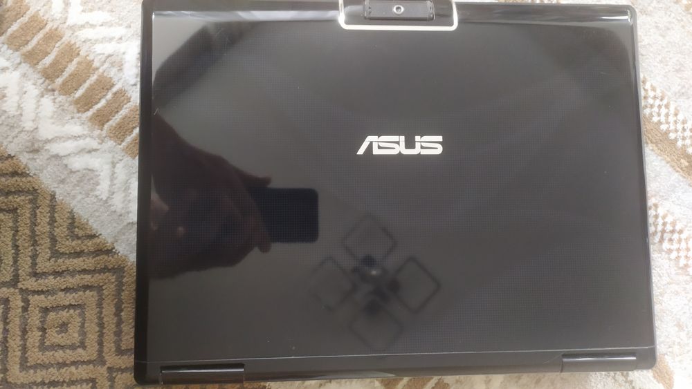 Продам ноутбук робочий