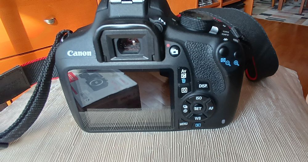 Máquina fotográfica Canon EOS 1200D
