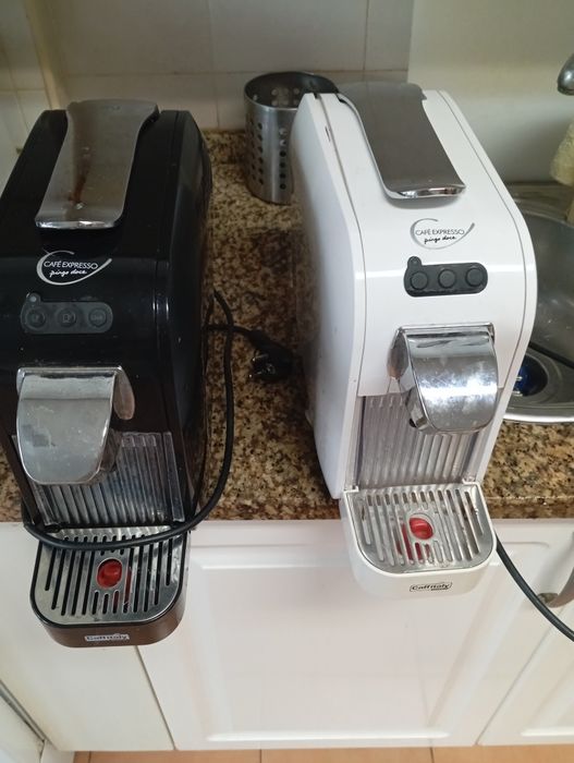 Duas Máquinas de café pingo doce