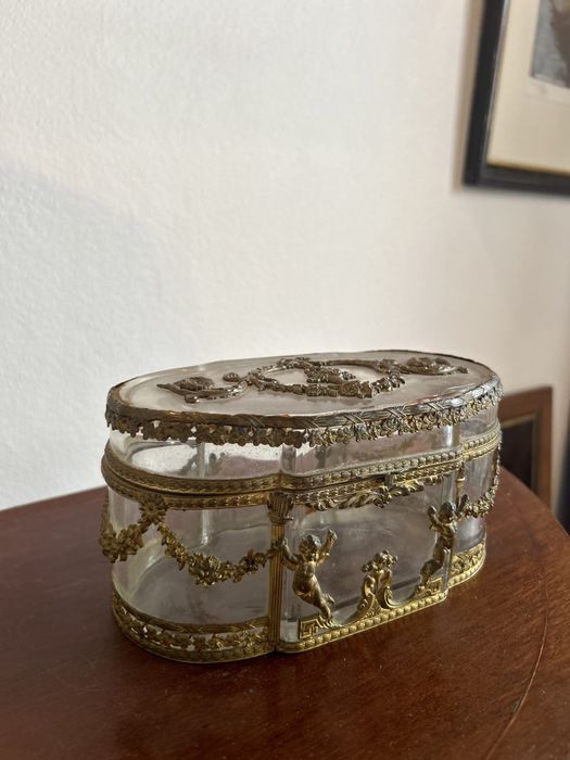 Caixa em Cristal e bronze dourado, estilo Império, século XIX.