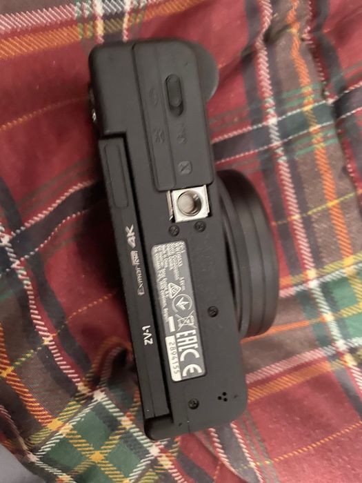 SONY ZV1 - Digital Camera (like new; used only once)63824231324929122