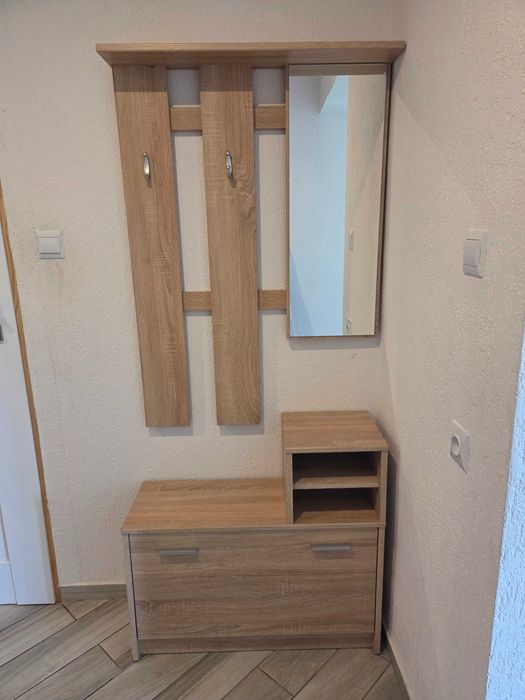 Lustro i szafka na buty