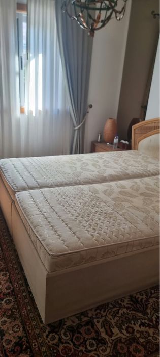 Cama Casal XXL King Size (1,90x2m) + 2 Colchões Ortopédicos (Arrumação) – Como Nova!