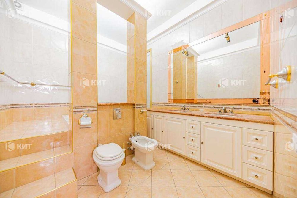 Офіс. 210м Павлово Поле (Центр, м. 23 Августа, ул. Деревянко 6) 134634