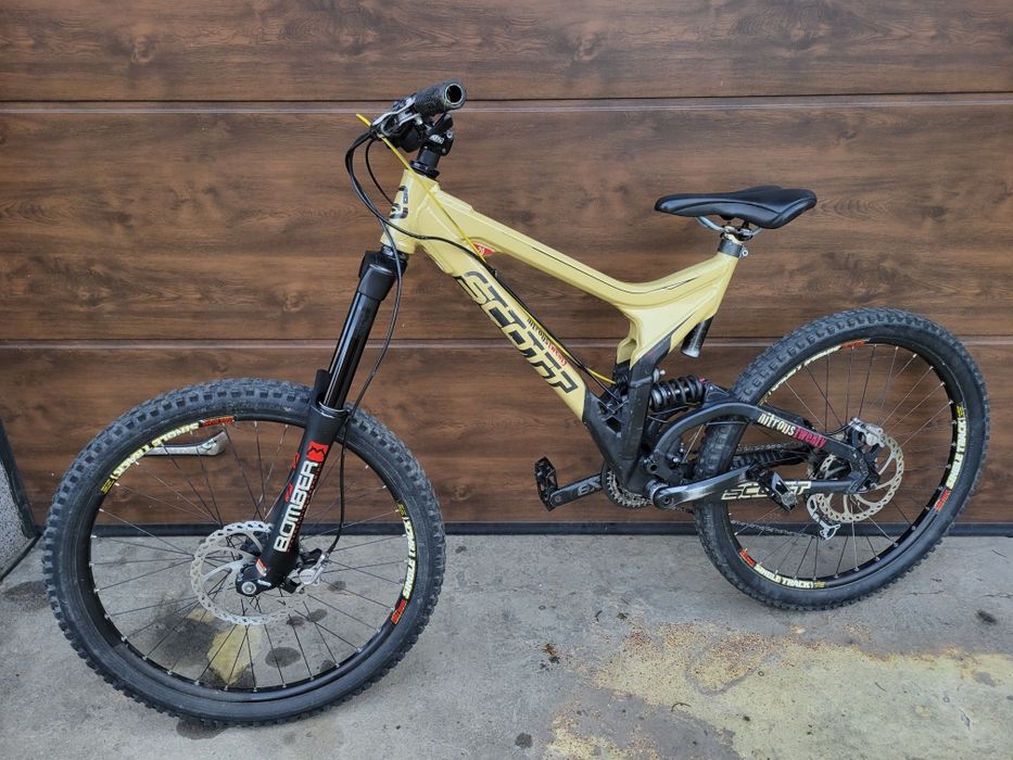 Dh велосипед Scott