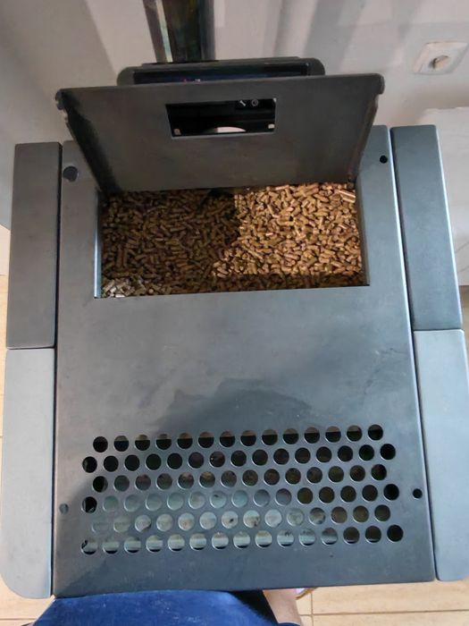 Salamandra pellets 11kw usada 1 ano