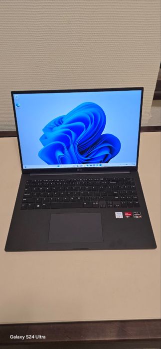 Ноутбук 16” LG Ultra PC / Ryzen 5 / SSD 512GB / IPS 16:10 / Новий