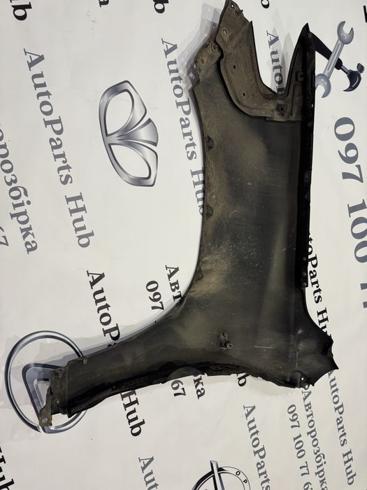 Праве крило TOYOTA Land Cruiser 200 2011 року. Не фарбоване. Розборка.